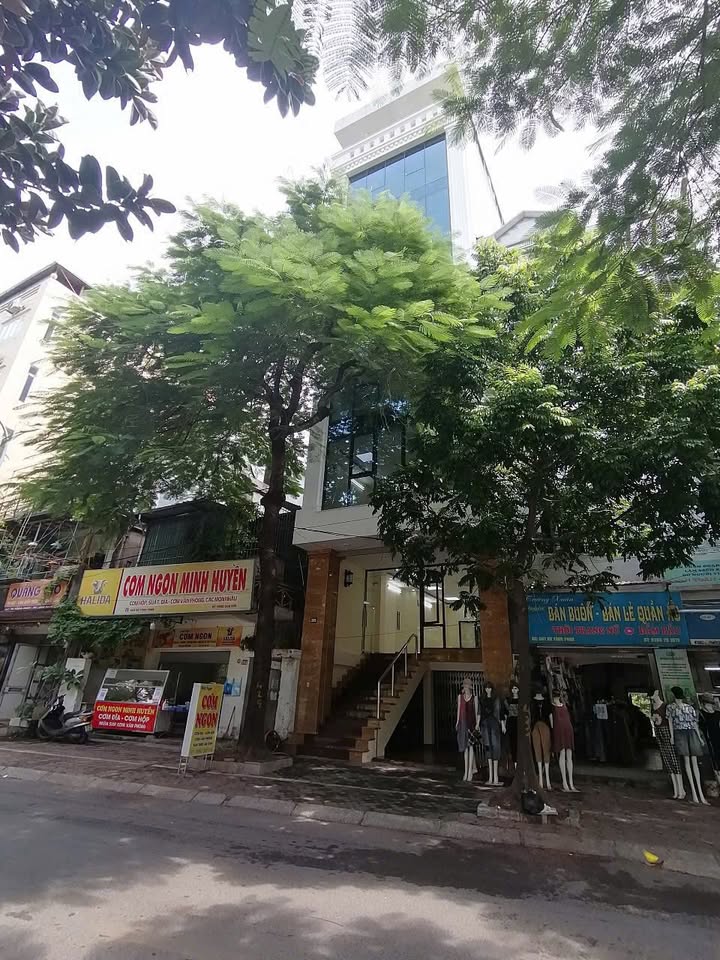 Nhà nguyên căn 8 tầng thang máy tại Thanh Xuân 96m² giá 100 triệu - Không thể bỏ lỡ!