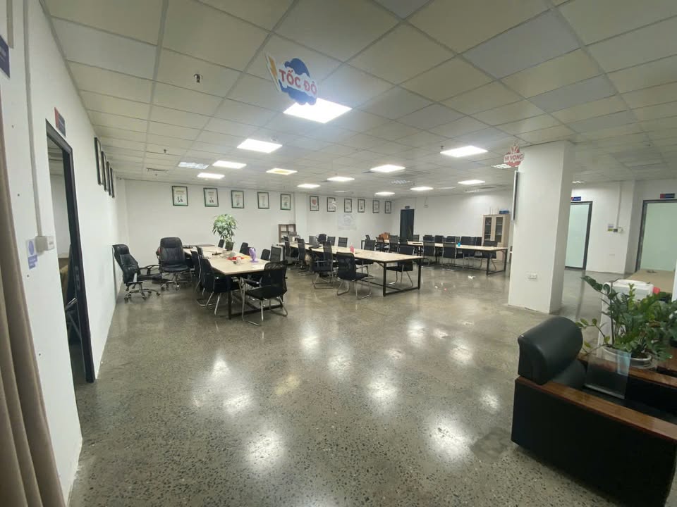 Cho thuê văn phòng Trần Thái Tông 150m² giá 35 triệu - Vị trí trung tâm Cầu Giấy!