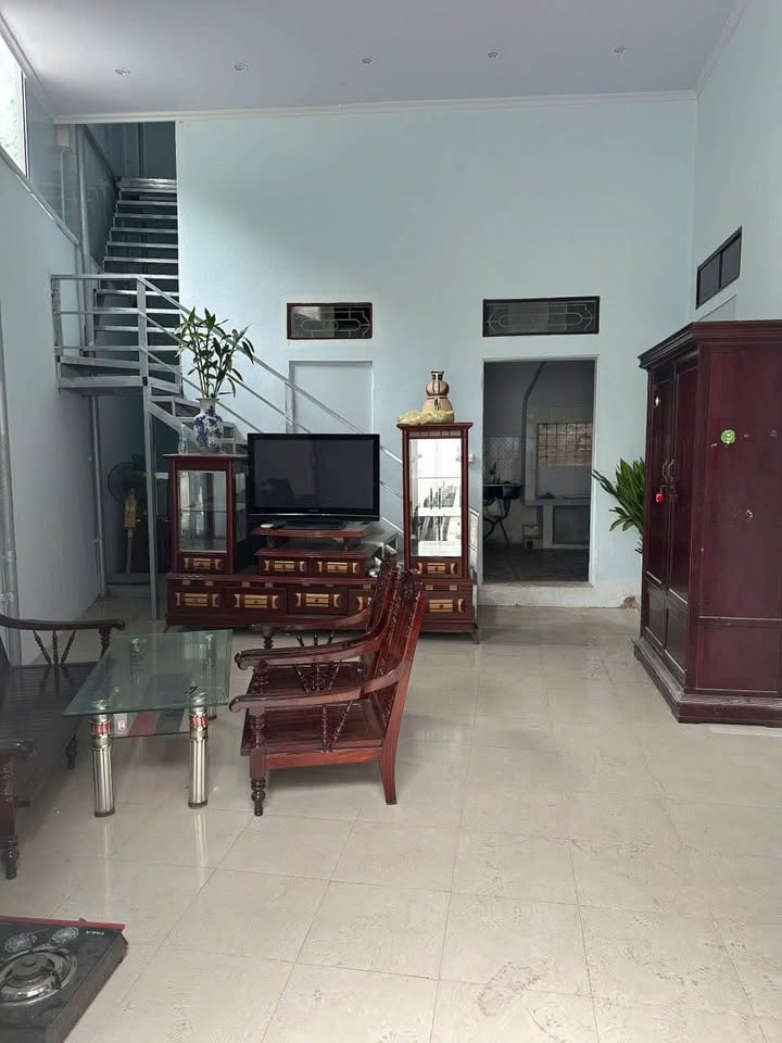 Nhà 2 tầng cho thuê gần phố Tuệ Tĩnh 50m² giá 4 triệu - Nhà mới sơn sửa đẹp