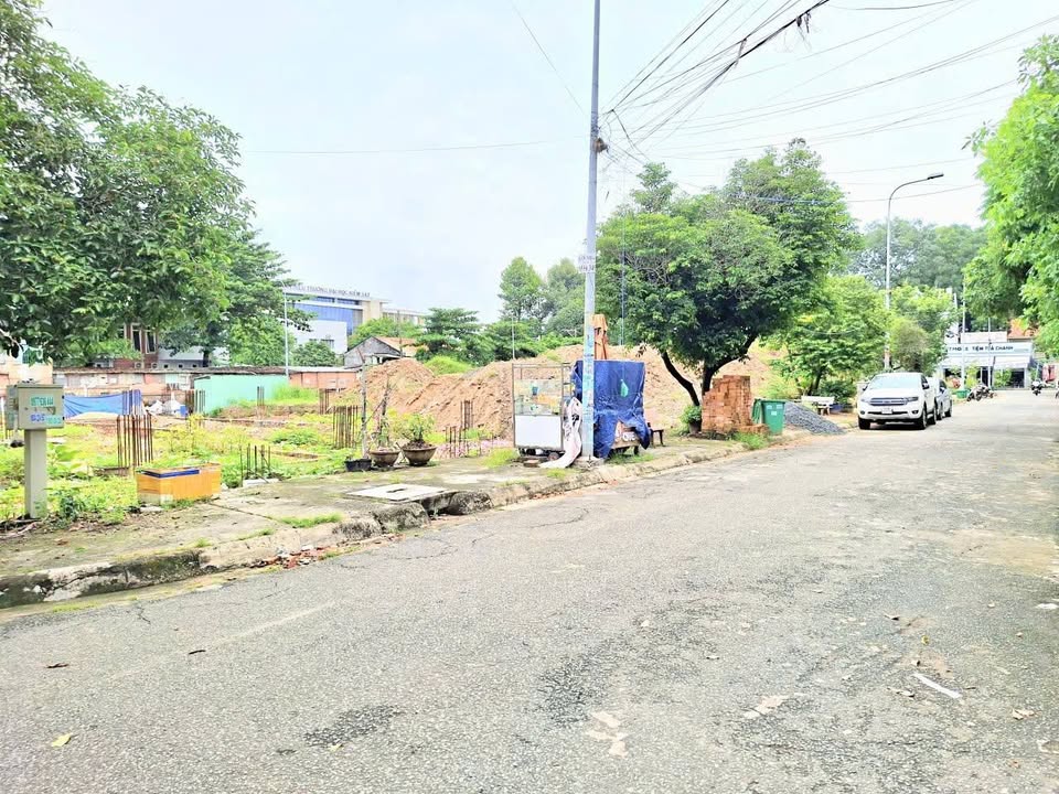 Bán đất thổ cư mặt tiền đường Lê Văn Việt, Q9, 72m² - Đầu tư sinh lời ngay!