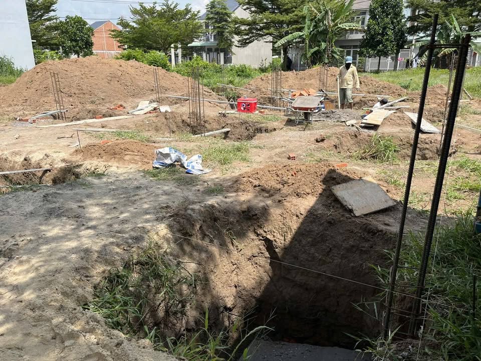 Nhà bán tại Bến Cát 80m² giá 700 triệu - Thiết kế đẹp, hỗ trợ ngân hàng