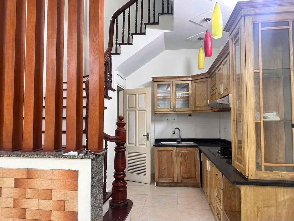 Nhà cho thuê Ngõ 5 Hoàng Quốc Việt, Cầu Giấy, 40m² - Không gian sống lý tưởng!