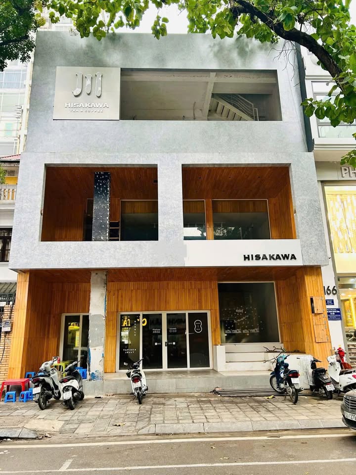 Cho thuê nhà mặt phố Trung Hòa, Cầu Giấy 150m² - Thiết kế hiện đại, sẵn sàng hoạt động!