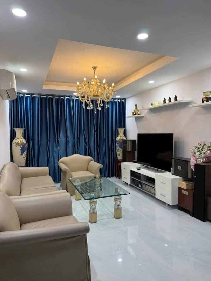 Chung cư Giai Việt Quận 8 150m² giá 6.85 tỷ - Full nội thất, sẵn thuê 16 triệu!