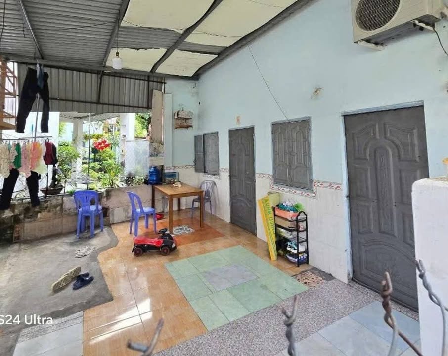 Đất tặng nhà C4 70m² giá 1.1 tỷ - Vị trí thuận lợi tại Hưng Định