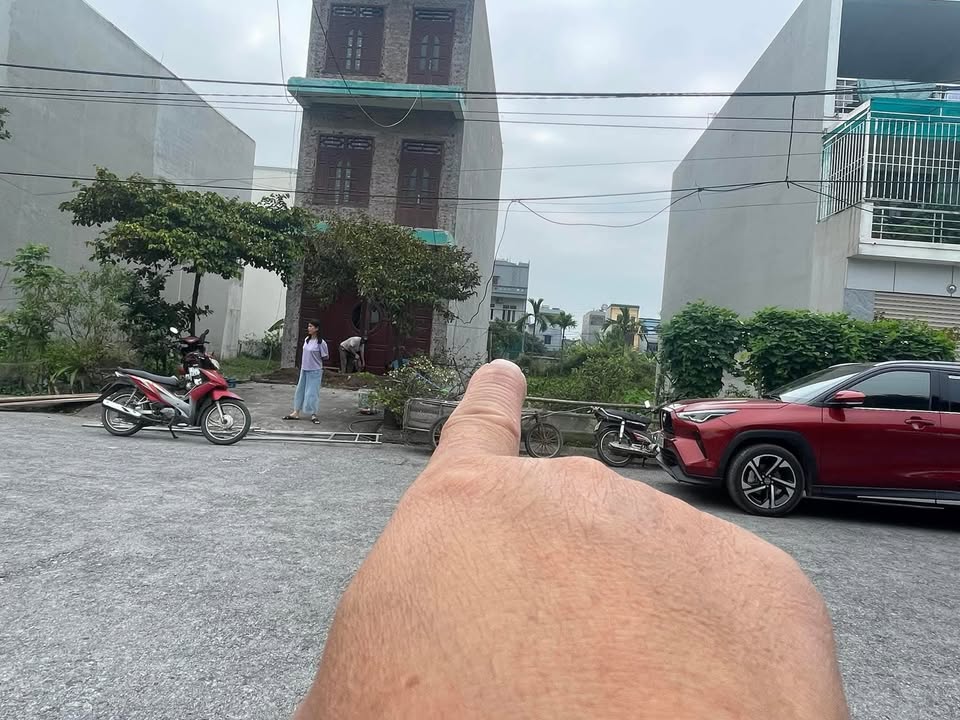 Đất nền Trục Chính Đô thị 379, Kiến Xương, 90m² - Giá chỉ 2 tỷ!