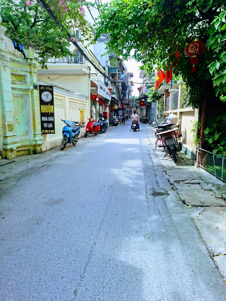 Nhà 5 tầng Chính Kinh 29m² giá thương lượng - Vị trí đắc địa kinh doanh