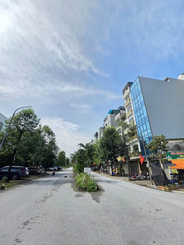 Nhà cấp 4 mặt tiền 50m² tại Vạn Phúc, 17.5 tỷ - Kinh doanh sầm uất!