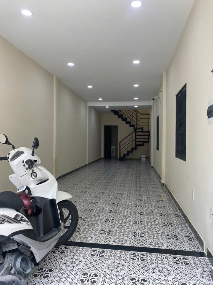 Mặt tiền Huỳnh Văn Bánh, Phú Nhuận 50m² giá 14.99 tỷ - Kinh doanh siêu đỉnh!