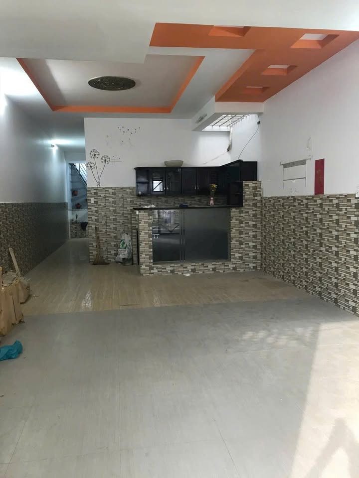 Cho thuê nhà nguyên căn hẻm xe tải Lã Xuân Oai, Q9 - 100m² giá chỉ 6 triệu!