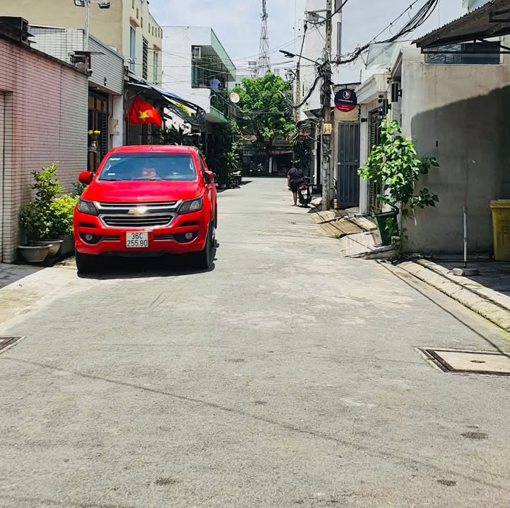 Nhà riêng Cách Mạng Tháng 8, Quận 10, 35m² giá 5.799 tỷ - Pháp lý chuẩn, tiện ích đầy đủ!