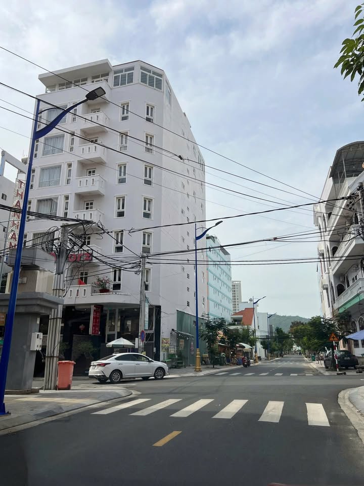 Khách sạn view biển Phan Văn Trị 221m² giá 58 tỷ - Đầu tư sinh lời lý tưởng!