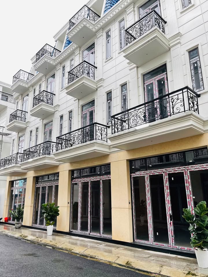 Townhouse Lumia Đầm Sen Tân Phú 64m² giá 11.75 tỷ - Sổ hồng riêng, thương lượng tốt!