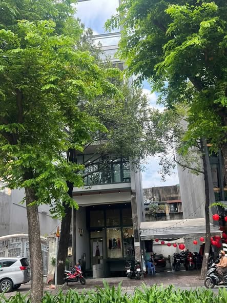 Tòa nhà mặt tiền Trường Sa, Bình Thạnh 120m² giá 45 tỷ - Đầu tư sinh lời ngay!