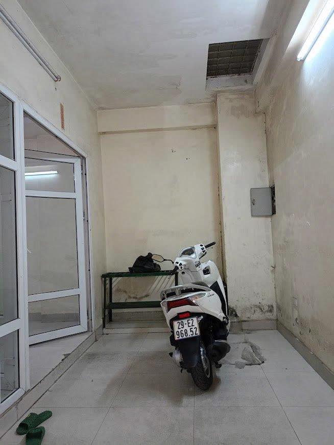 Nhà cho thuê 5 tầng ngõ 2 Hoàng Liệt, 1500m² giá 10 triệu - Nội thất cơ bản, sẵn sàng vào ở!