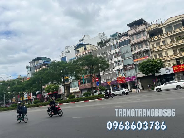 Tòa nhà mặt phố Xã Đàn 185m² giá thỏa thuận - Vị trí kim cương tại Đống Đa!