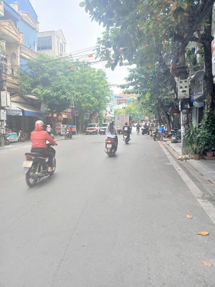 Nhà riêng 3 tầng đường Trần Thái Tông, 62m² - Ô tô quay đầu ngay tại nhà!