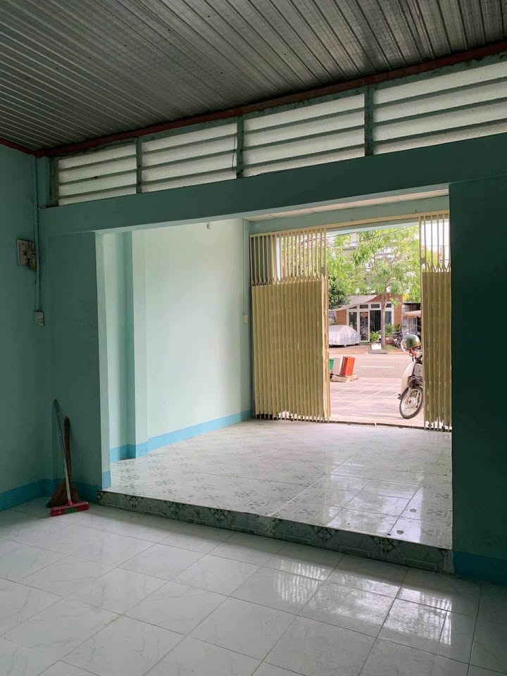 Nhà mặt tiền kinh doanh tại Long Tâm, Bà Rịa - Chỉ 6 triệu/tháng!