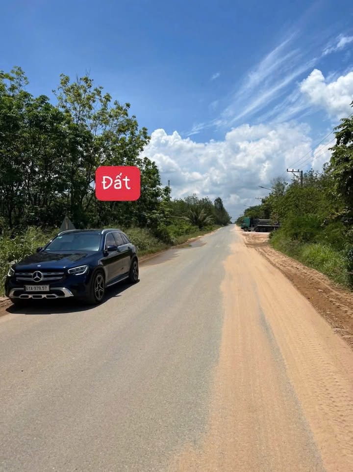 Đất Farm 3.2ha mặt tiền ĐT-749 giá 24 tỷ - Cơ hội đầu tư tuyệt vời!