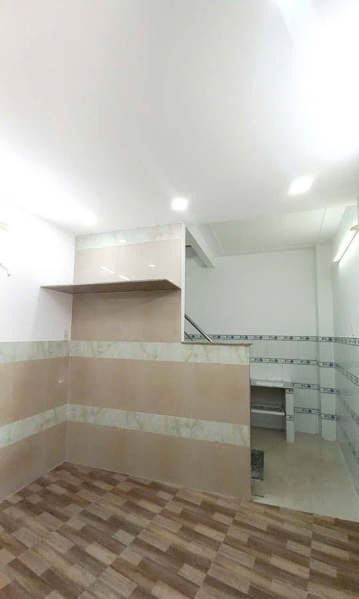 Nhà bán Phường 15, Quận 8, 20m² giá 1.7 tỷ - Hẻm an ninh, gần chợ, trường học!