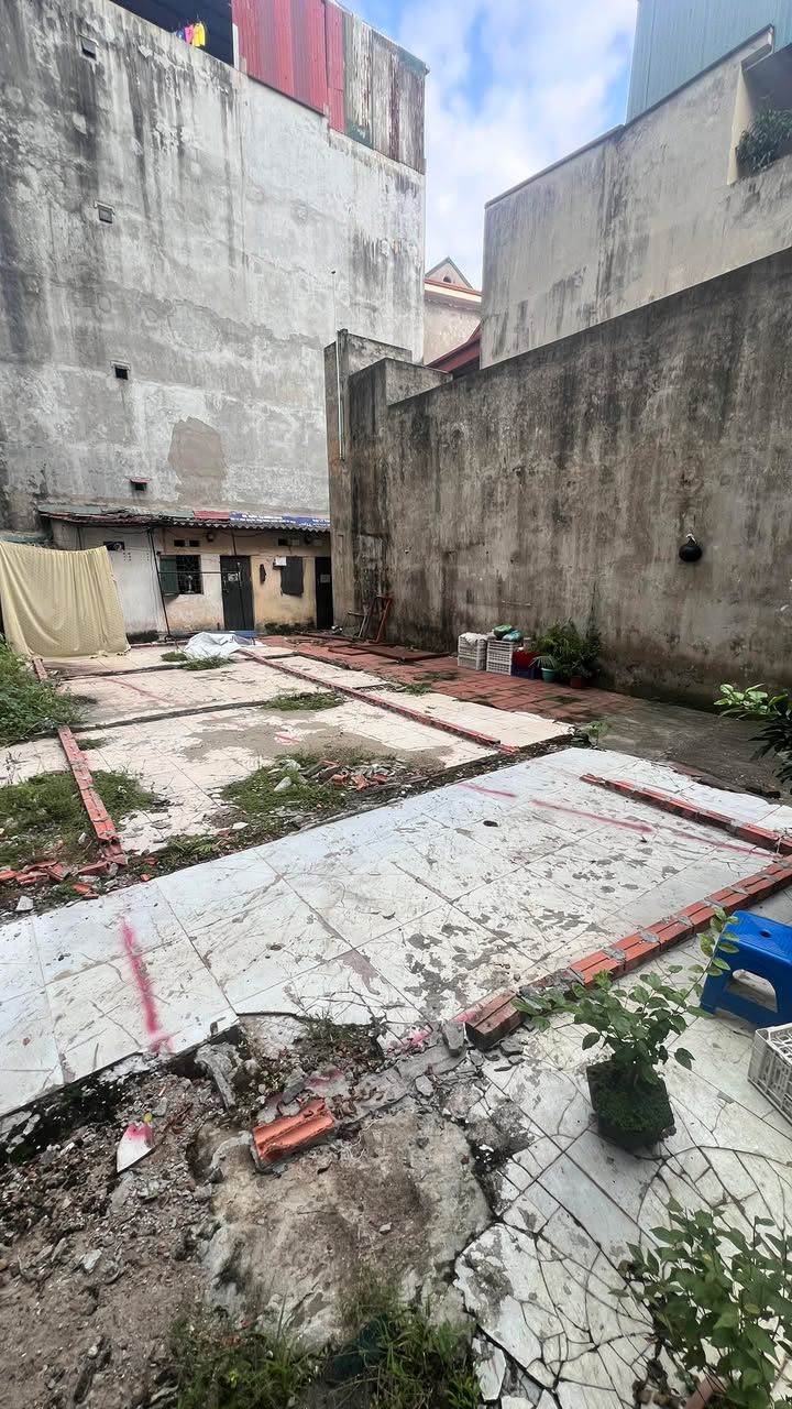 Bán đất Bồ Đề, Long Biên - Lô góc 30m² giá 5.05 tỷ - Tiện ích bạt ngàn!