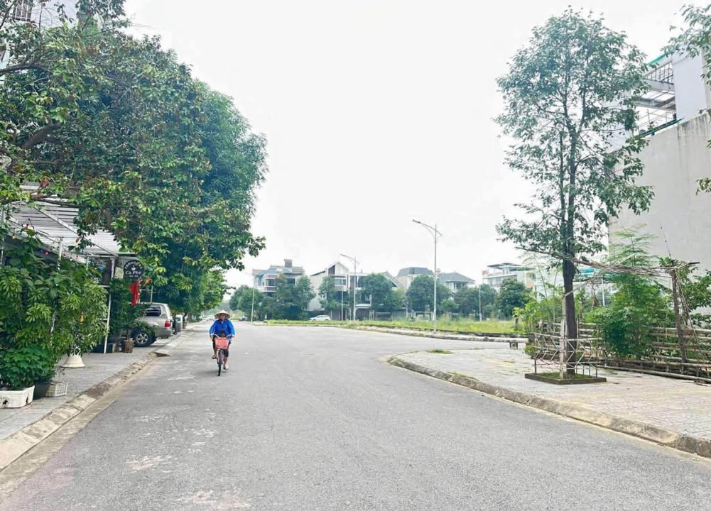 Đất mặt bằng 1811 Nguyễn Công Trứ, TP Thanh Hóa 85m² giá 2.95 tỷ - Sổ đỏ chính chủ!