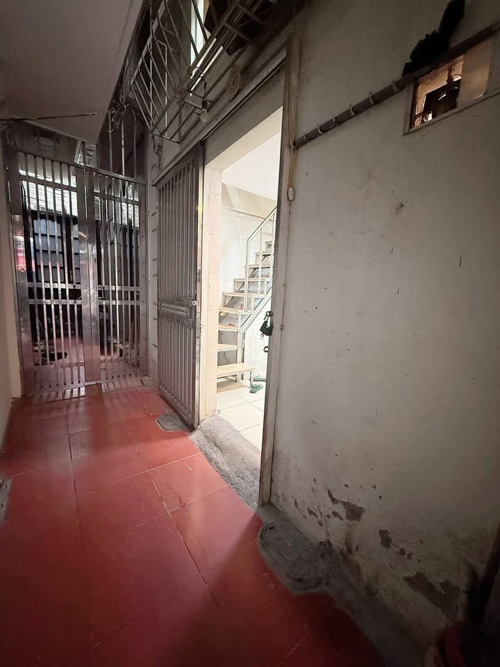 Nhà riêng bán tại Tân Mai, Hoàng Mai 14m² giá 1.48 tỷ - Vị trí đẹp, ô tô tránh!