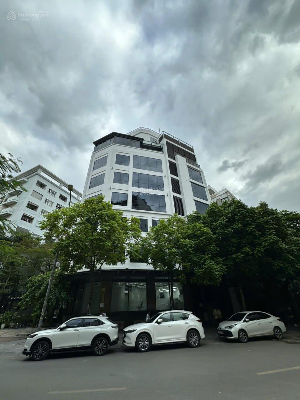 Cho thuê văn phòng lô góc phố Dịch Vọng Hậu, Cầu Giấy - Diện tích 120m², giá 40 triệu/tháng