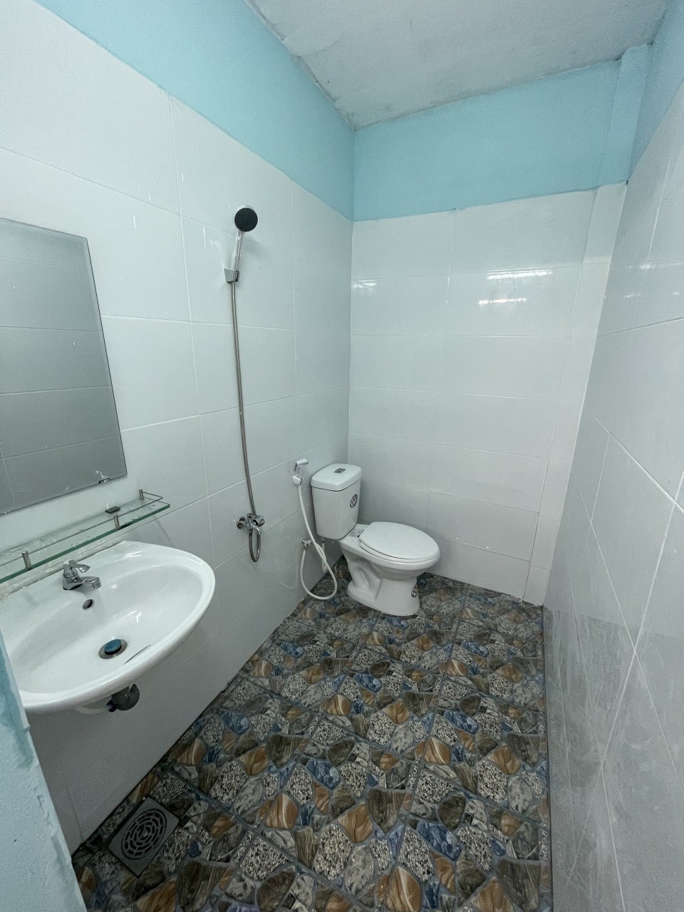 Dãy trọ 1 kiot và 4 phòng cho thuê, 150m² giá 1.29 tỷ - Đầu tư sinh lời ngay!