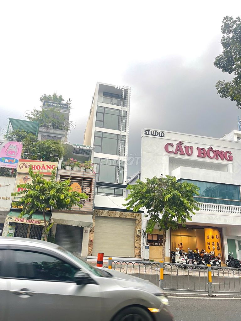 Building Mặt Tiền Đinh Tiên Hoàng 350m² giá 80 triệu - Kinh doanh đa ngành nghề!