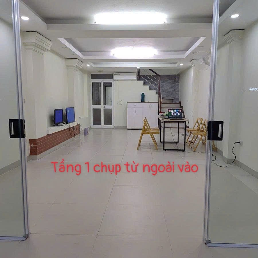 Cho thuê nhà 5 tầng phố Quan Nhân 198m² giá 21 triệu - Mặt tiền view 3 hồ thoáng mát!