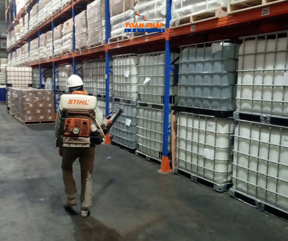 Kho hàng Toàn Phát Logistics 2000m² chỉ 160 triệu - Bảo vệ hàng hóa tuyệt đối!