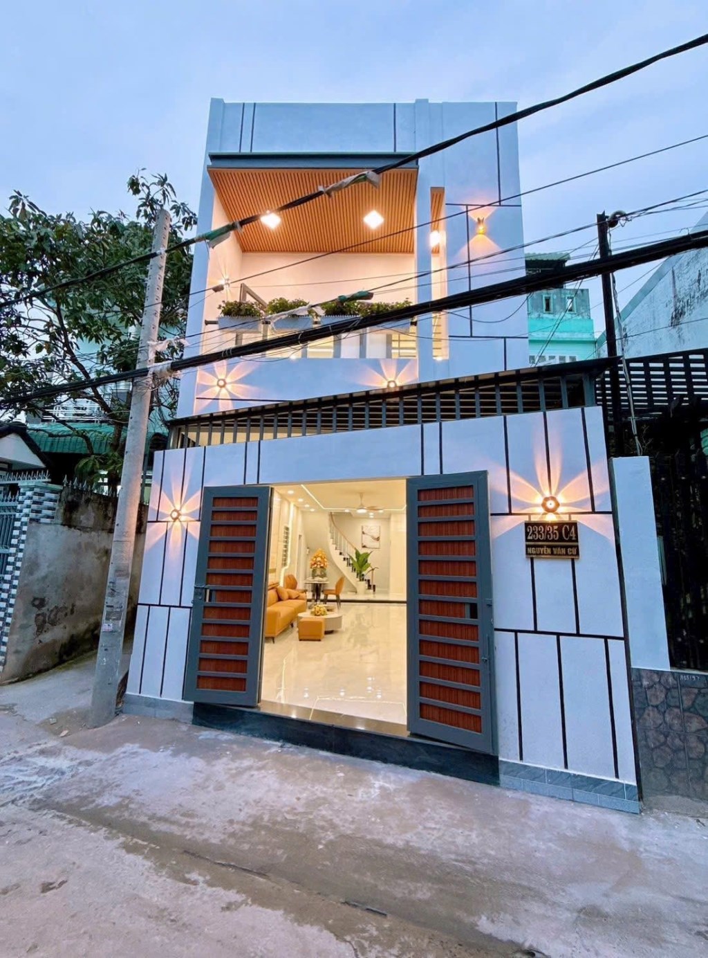 Nhà 1 trệt 1 lầu góc 2 mặt tiền, trục chính hẻm 233, Cần Thơ - Thích hợp kinh doanh