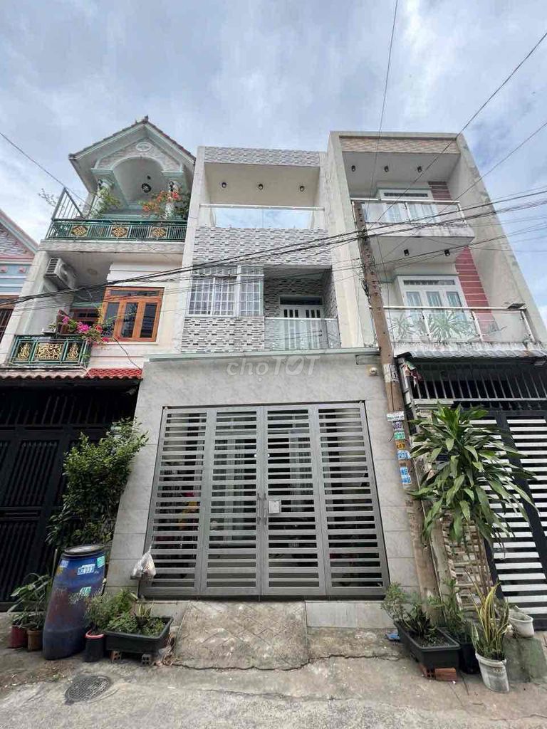 Nhà phố Dĩ An 60,4m² giá 4,5 tỷ - Sổ hồng hoàn công, thổ cư 100%!