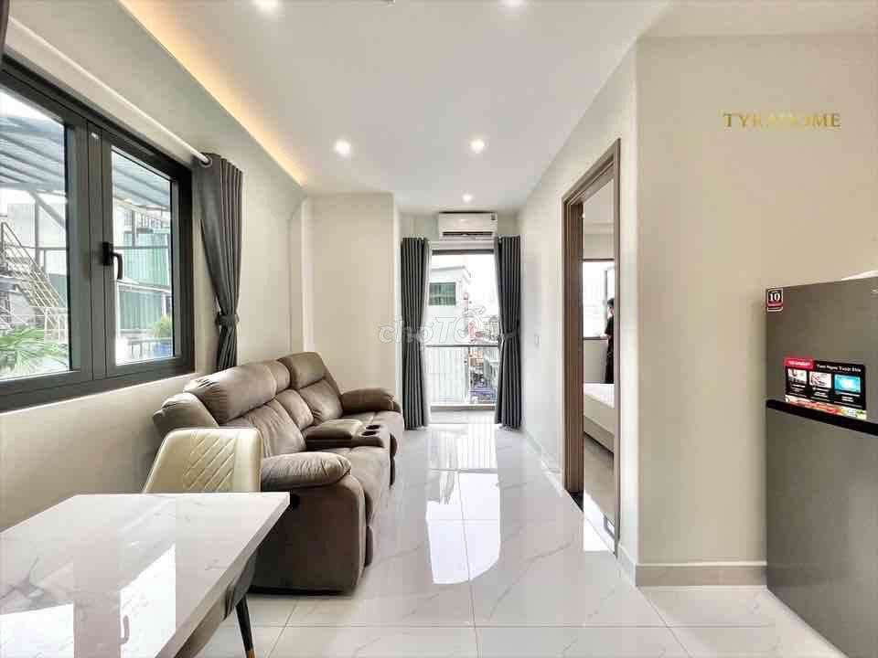 Căn hộ cao cấp Đề Thám Quận 1 35m² giá 13.2 triệu - Nội thất sang trọng, ban công đón nắng!
