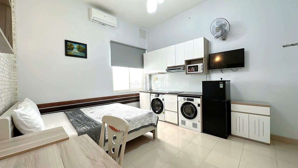 Cho Thuê Studio Cao Cấp Đường Nguyễn Gia Trí 27m² - Giá 5.5 triệu, Sẵn Sàng Vào Ở!