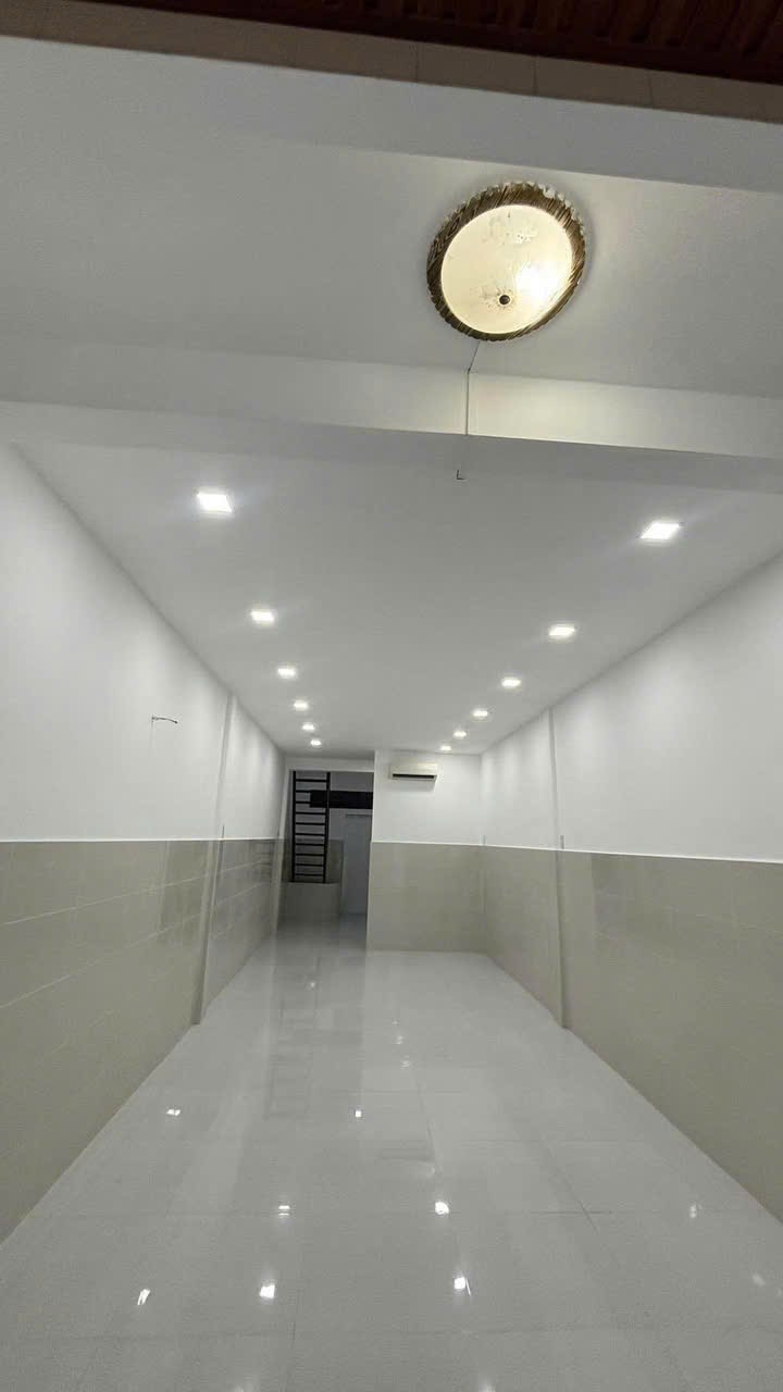 Nhà trệt 1 lầu, hẻm ô tô 4m, giá 6 triệu - Vị trí trung tâm Cần Thơ