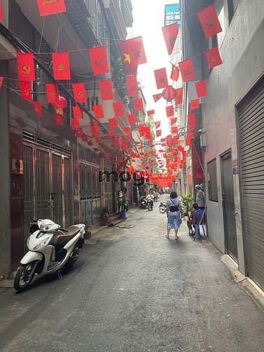 Bán CHDV Nguyễn Khánh Toàn, Cầu Giấy 130m² giá 29,5 tỷ - Dòng tiền 160 triệu/tháng!