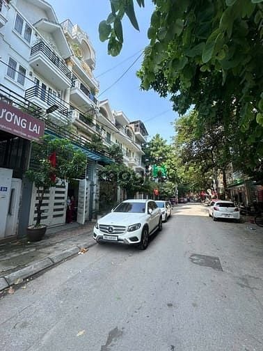 Nhà Phân lô Nghĩa Đô, Cầu Giấy 81m² giá 28.8 tỷ - Khu vực trí thức, ô tô tránh