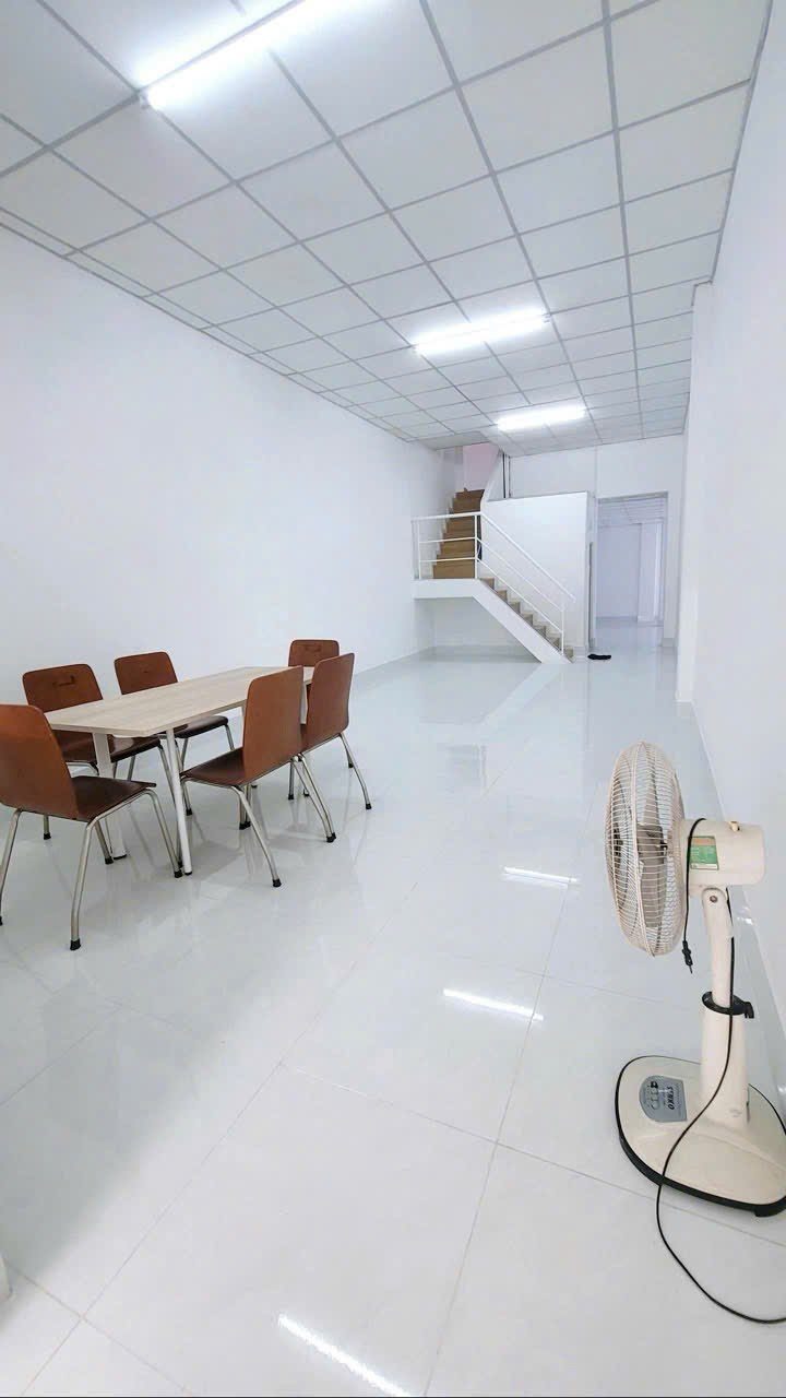Nhà hẻm Bà Lê Chân, Quận 1, 90m² giá 16.5 tỷ - Dọn vào ở ngay!