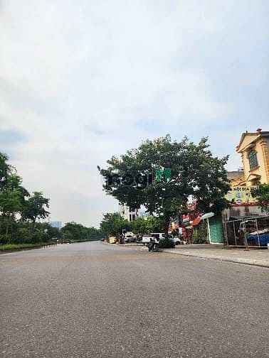 Đất mặt phố Lý Thánh Tông 197m² giá 47 tỷ - Kinh doanh sầm uất, vỉa hè siêu rộng!