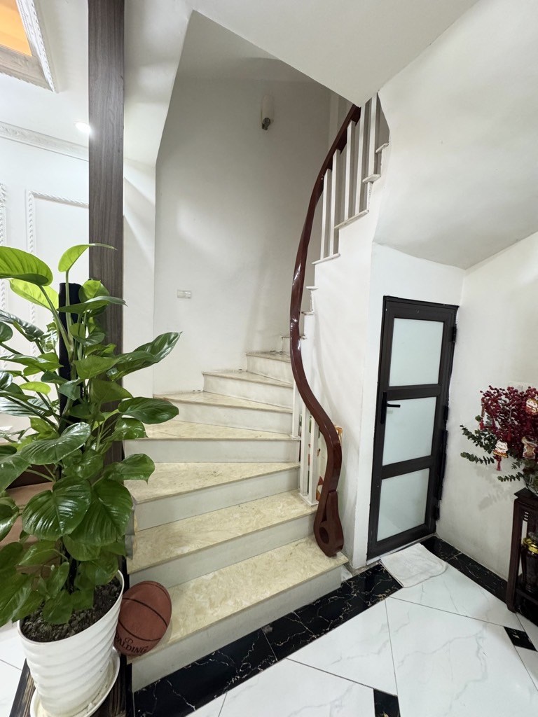 Nhà Trần Khát Chân 31m² giá 8.9 tỷ - Ngõ thông tứ tung, dân trí cao