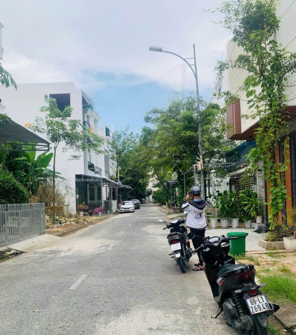 Đất nền liền kề đường số 4 KDC VHTĐ - Diện tích 177m², giá chỉ 6.5 tỷ!