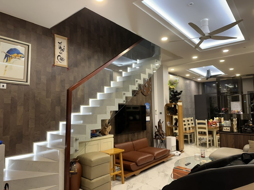 Nhà phố đẹp khu công ích Q4, Phú Mỹ, Quận 7 - Thiết kế hiện đại, Sổ hồng hoàn chỉnh!