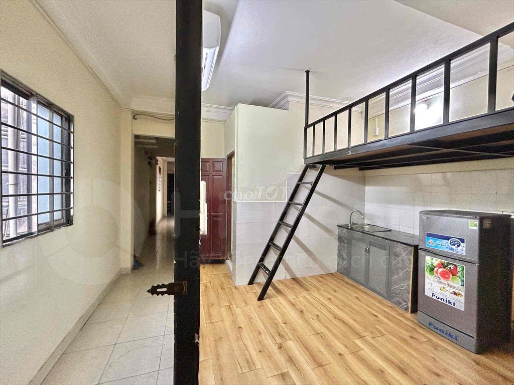 Phòng gác cho thuê 25m² giá 4.5 triệu - Full nội thất gần CV Hoàng Văn Thụ