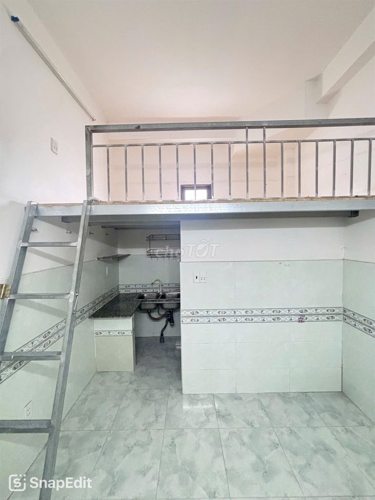 Phòng trọ có gác cao 1.7m gần IUH và Văn Lang 3.3 triệu - Không gian thoáng mát