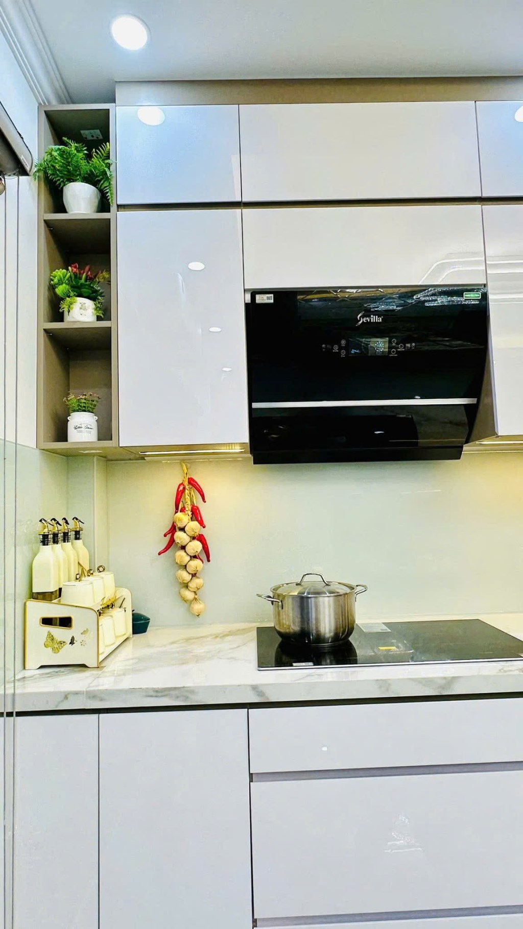 Bán nhà phân lô Phùng Chí Kiên 54m² giá 19 tỷ - Kinh doanh sầm uất, ô tô đỗ cổng!