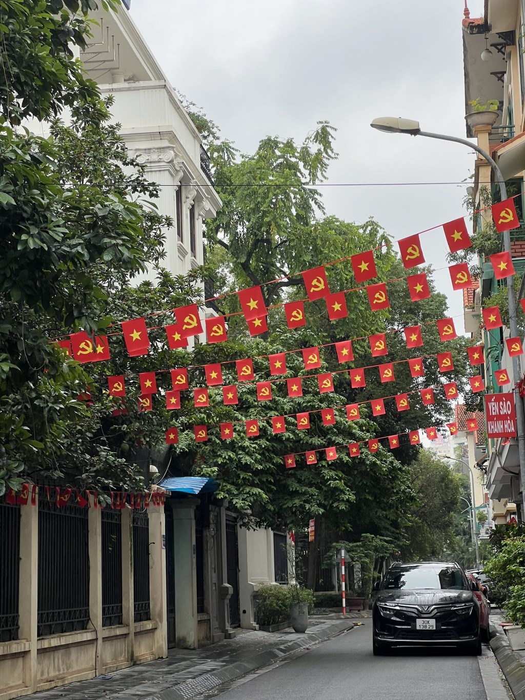 Bán biệt thự Trần Nguyên Đán, Lê Trọng Tấn 150m² giá 47.5 tỷ - Không gian sống thượng lưu!