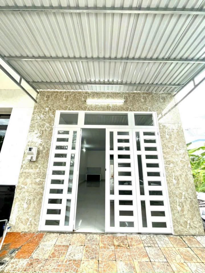 Nhà trệt lửng mới đẹp đường B18 KDC Hưng Phú Cần Thơ 81m² giá 5,4 tỷ - Sẵn sàng vào ở!