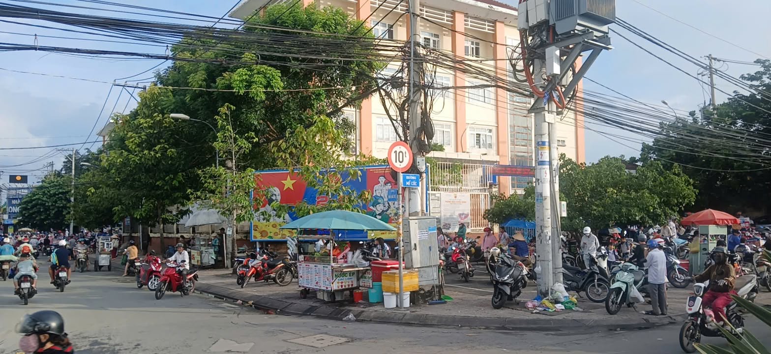 Bán nhà lô góc mặt tiền Mai Hắc Đế, Q8 - 65m², giá chỉ nhỉnh 7 tỷ - Đầu tư sinh lời ngay!